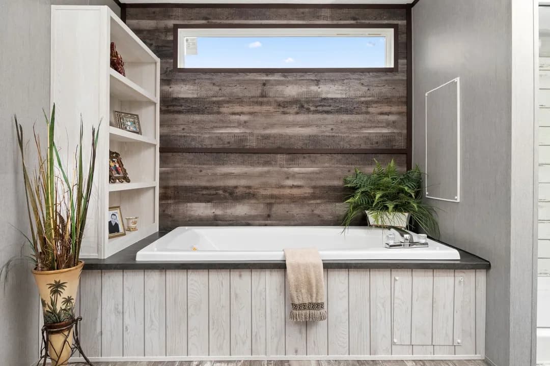 The seaside 3 bathroom home features