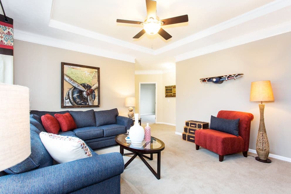 Sweet one 72 hud interior home features