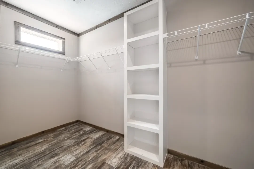 The tyra ii interior home features