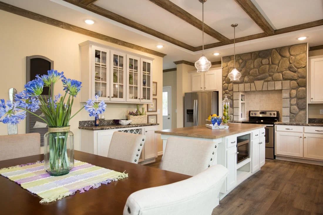 2083 heritage interior home features