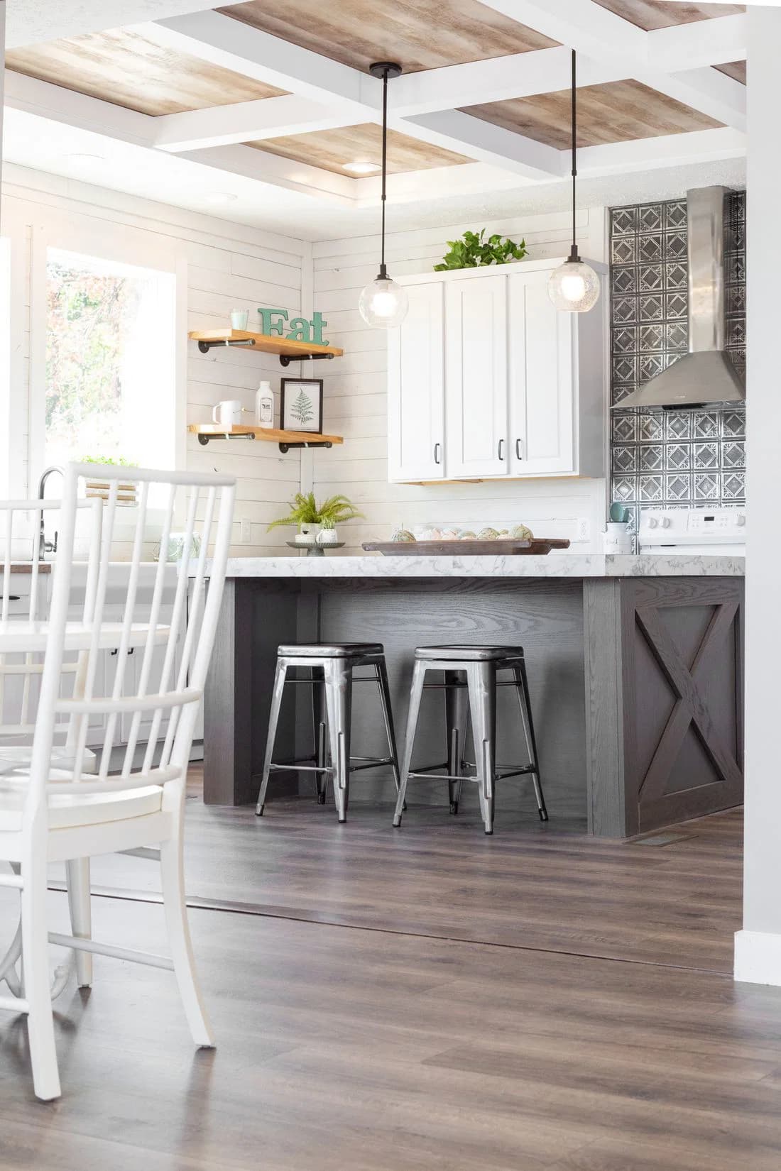Southern belle hud kitchen home features