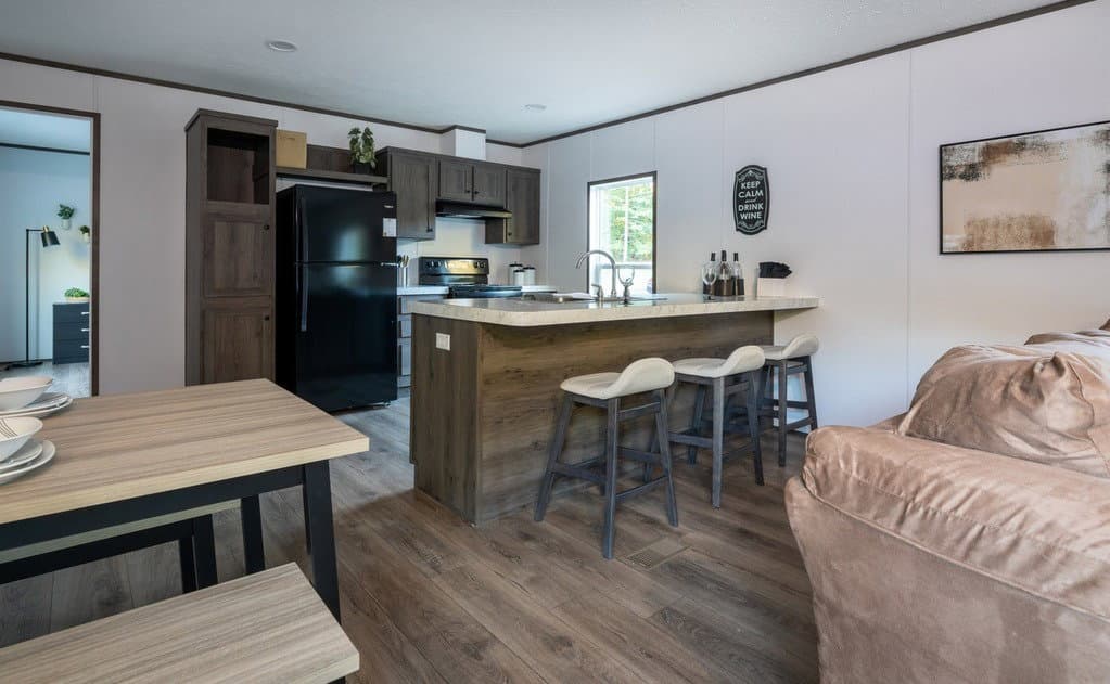 Phoenix 16763a interior home features