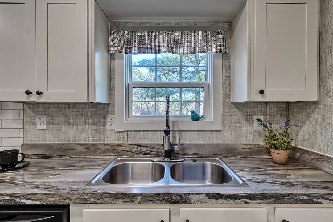 229 longspur ln kitchen home features