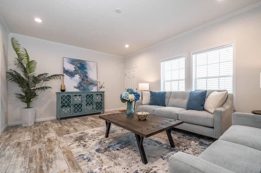 The osprey mod interior home features