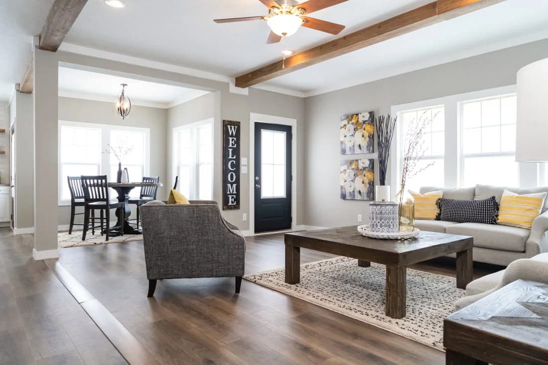 Southern belle hud interior home features