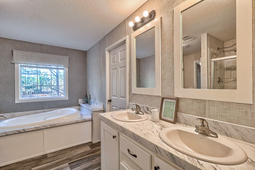 229 longspur ln bathroom home features