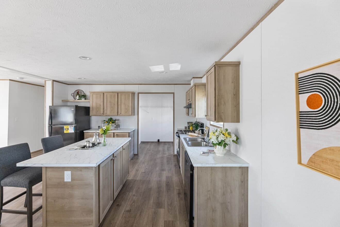 Phoenix 32483a kitchen home features