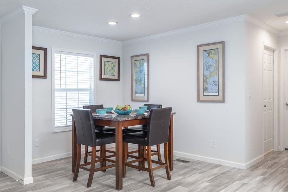 The pinehurst mod interior home features