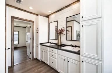 Arabella bathroom home features