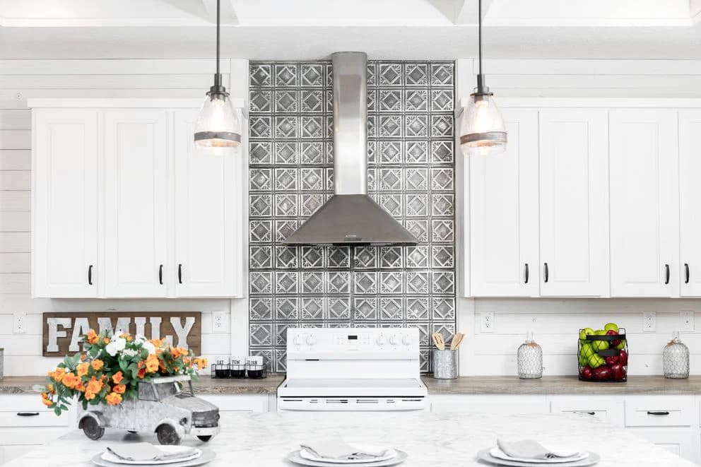 Southern belle 4br mod kitchen home features