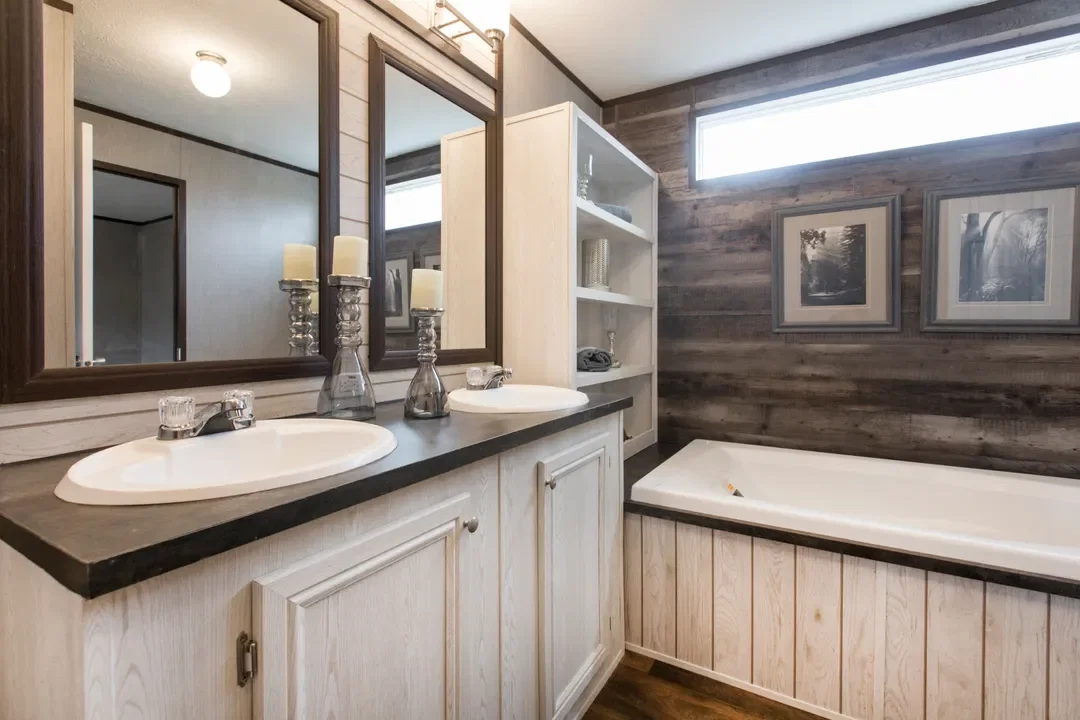 The seaside 3 bathroom home features