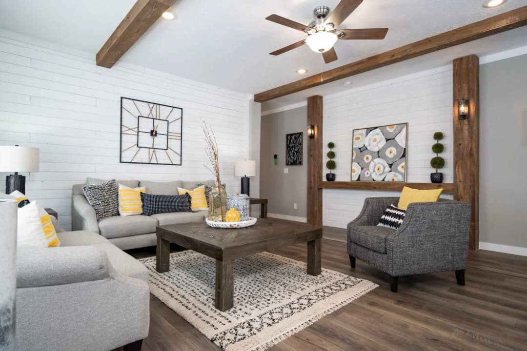 Southern belle hud interior home features