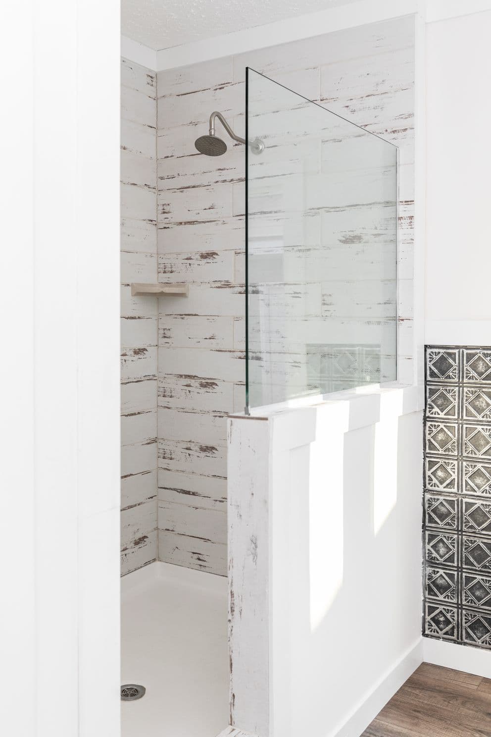 Southern belle 4br mod bathroom home features