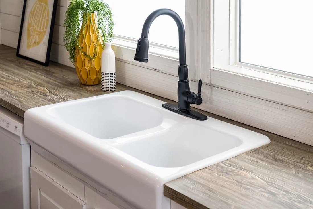 Southern belle hud kitchen home features