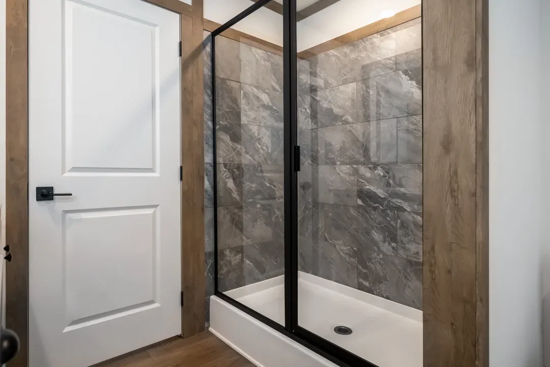 The lizzie bathroom home features
