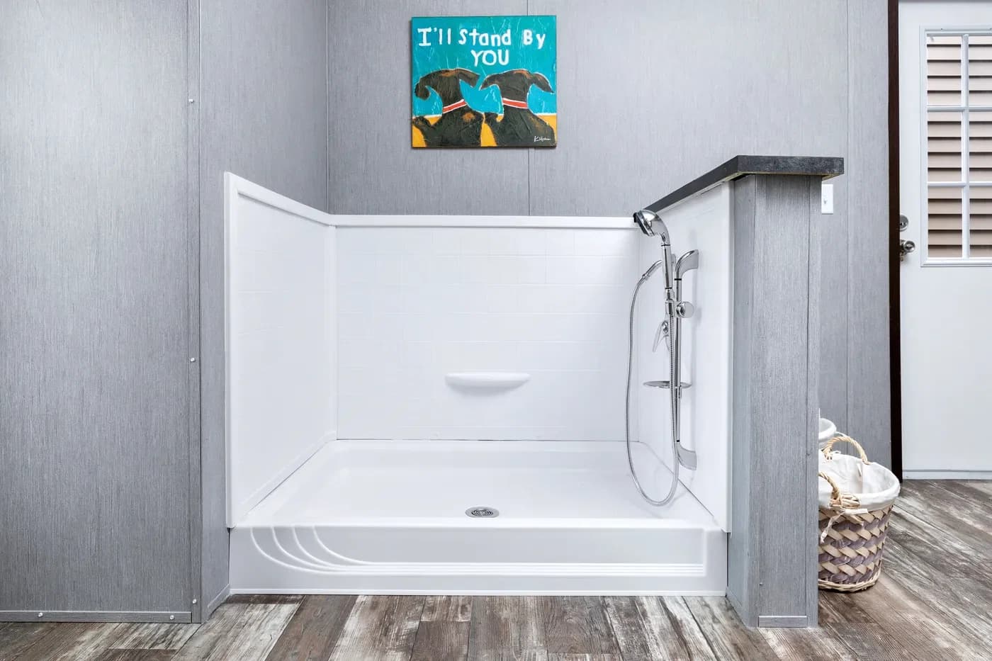 The shoreline bathroom home features