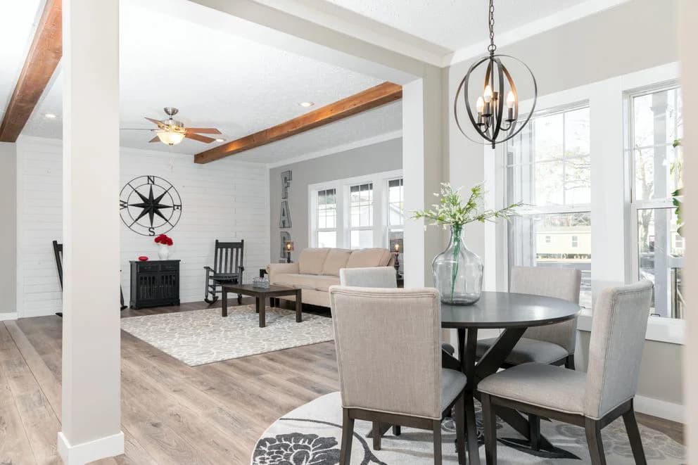 Southern belle 4br mod interior home features