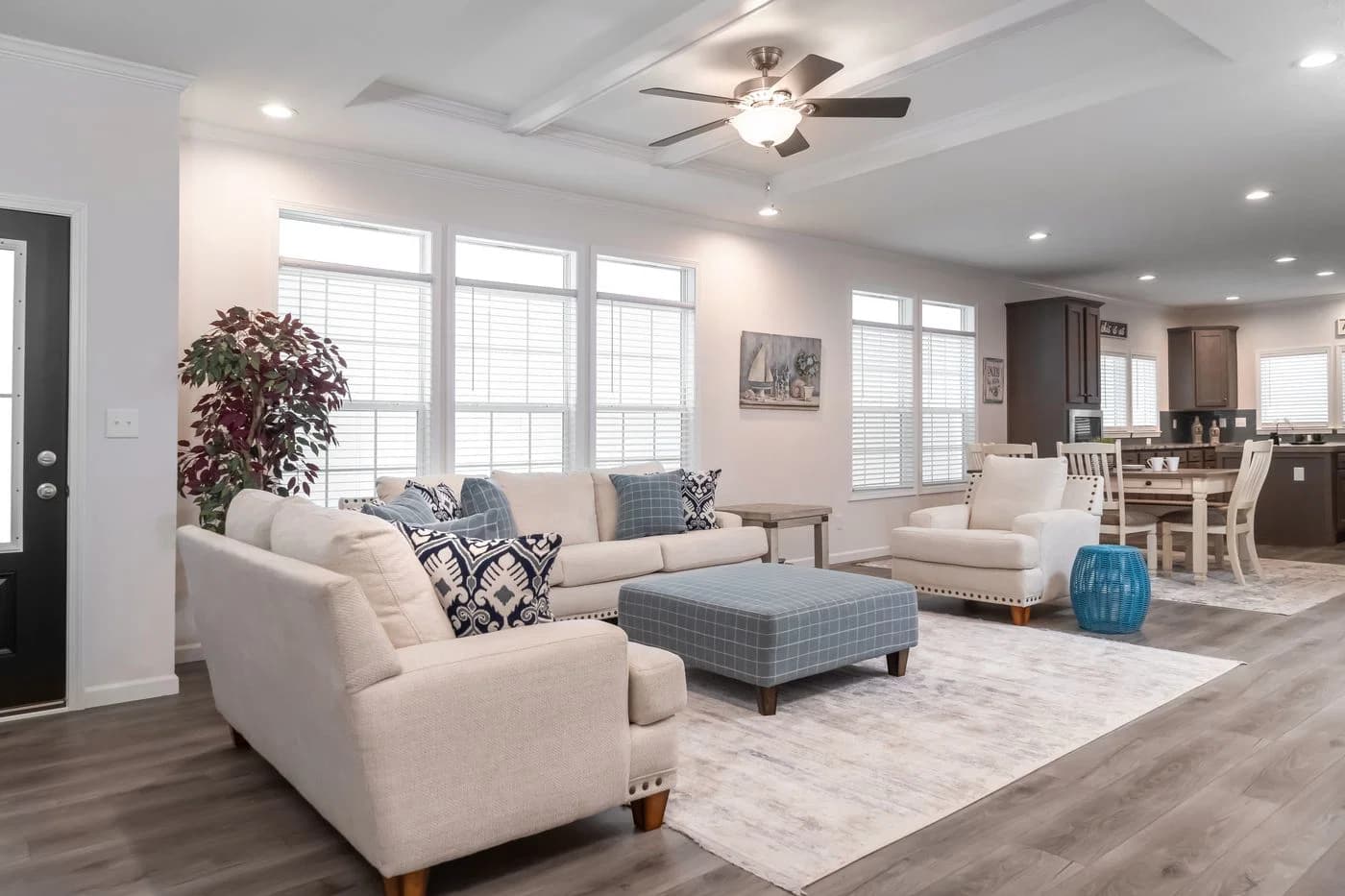 The raelyn hud interior home features