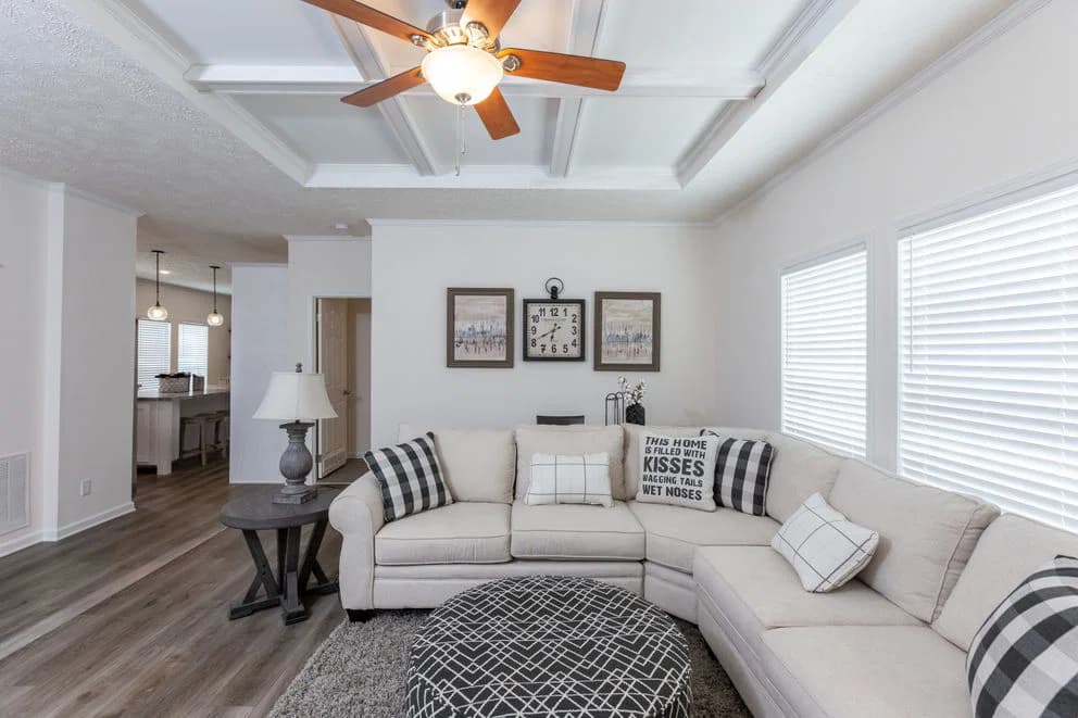 The boss hud interior home features