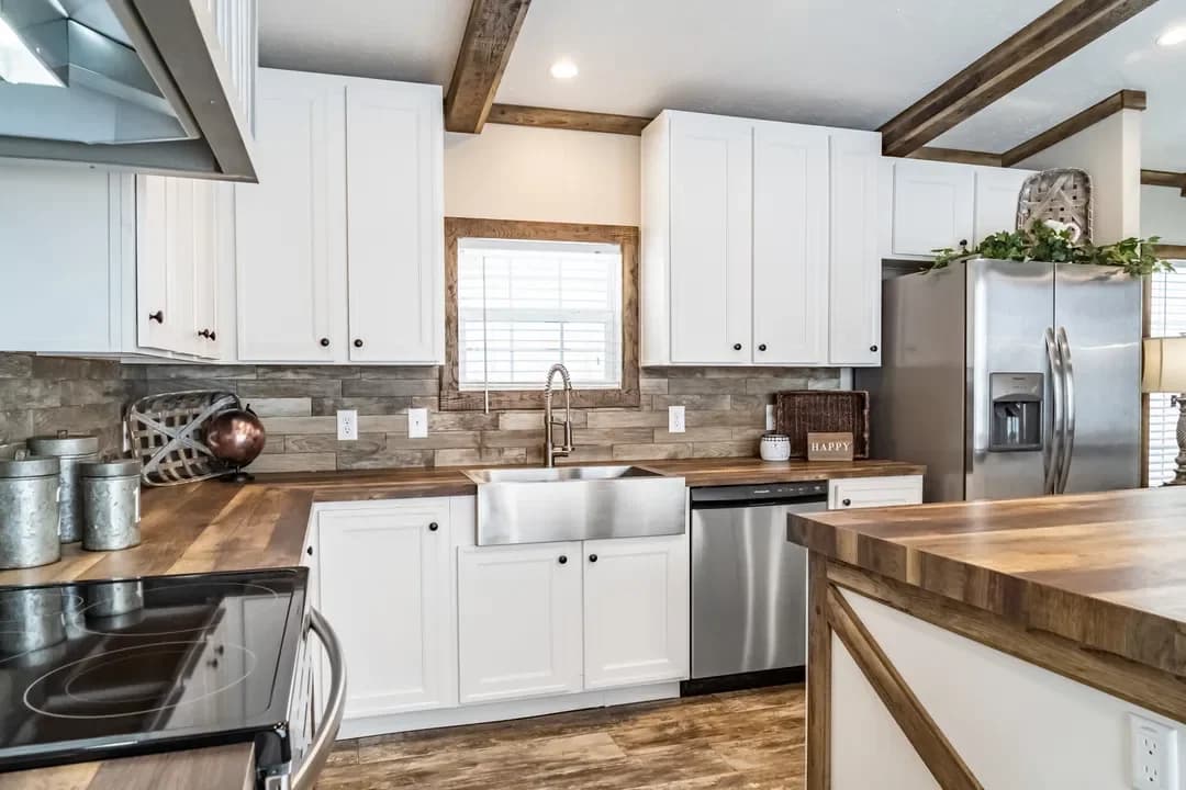 The bobby jo kitchen home features