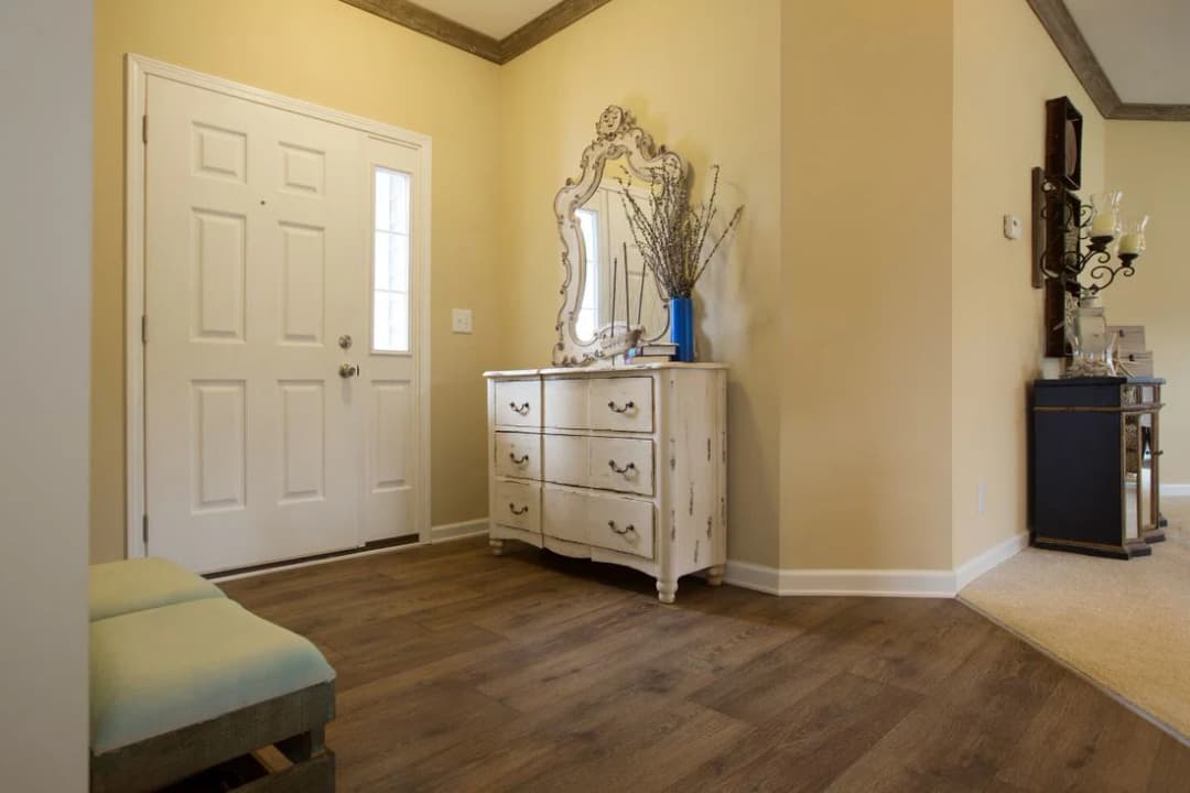 2083 heritage interior home features