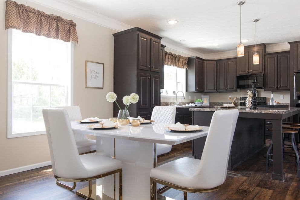 Sweet one mod interior home features