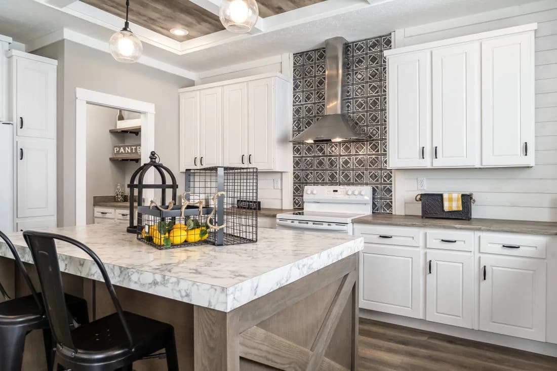 Southern belle hud kitchen home features