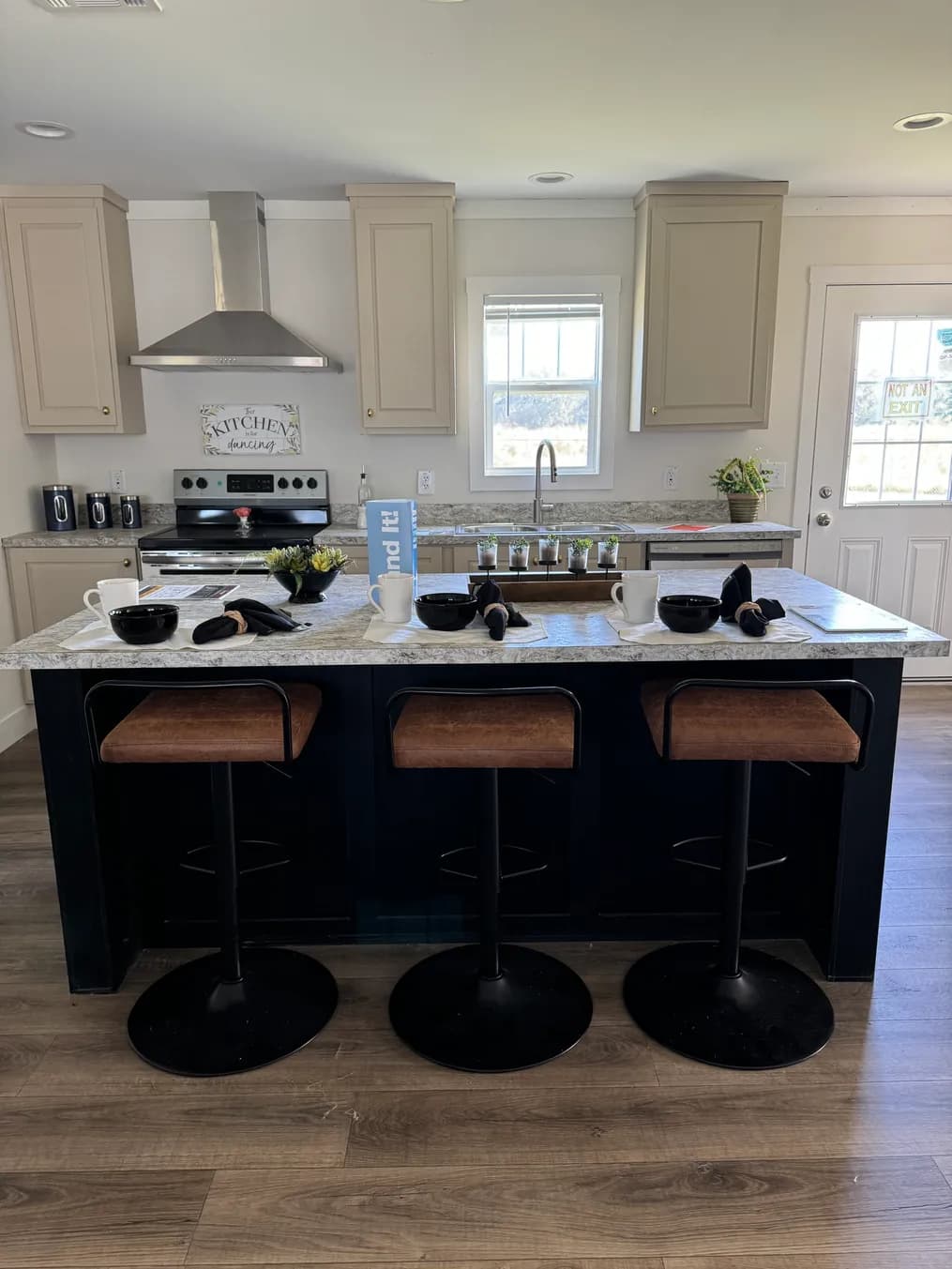 2001 let it be kitchen home features