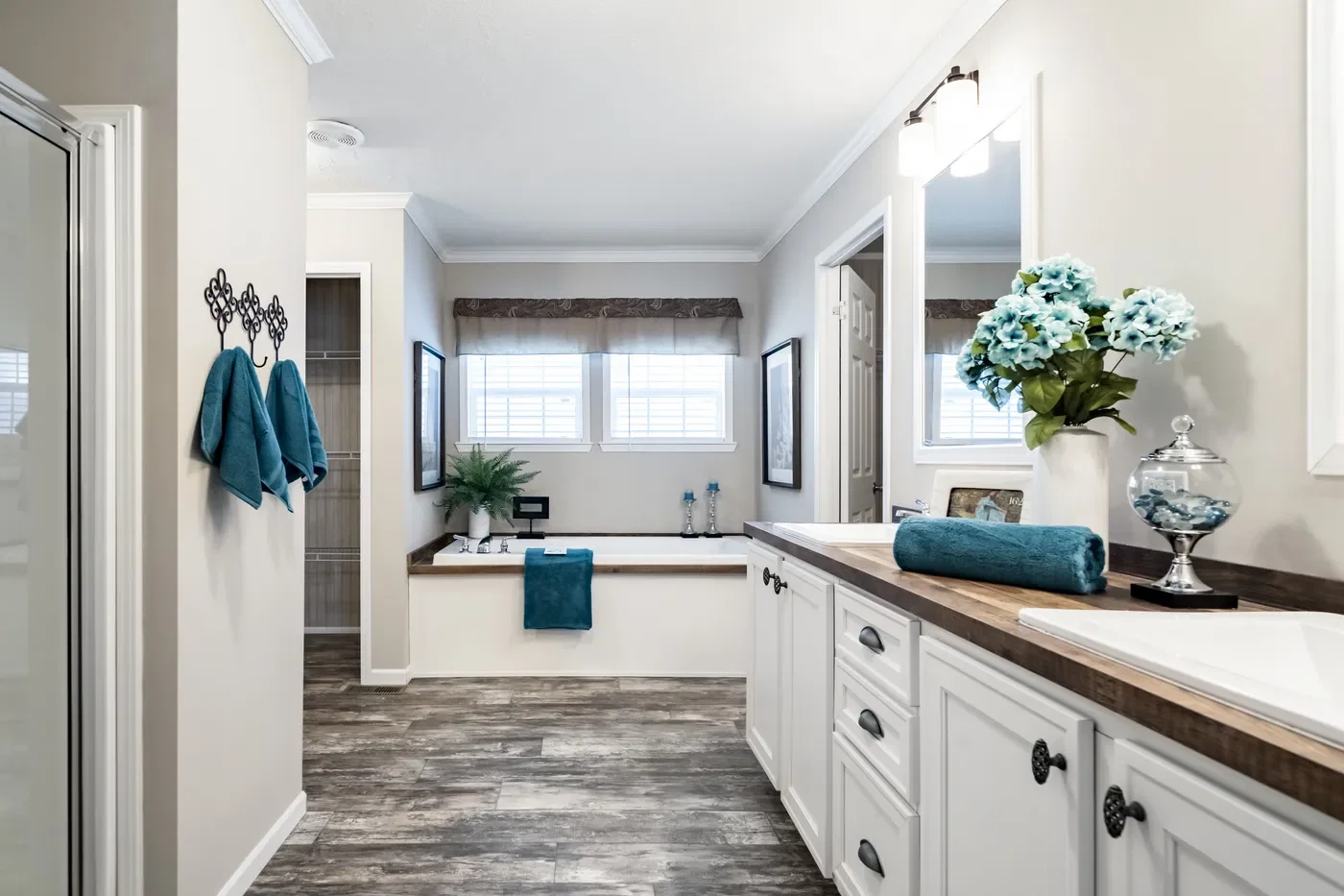 The roddy bathroom home features