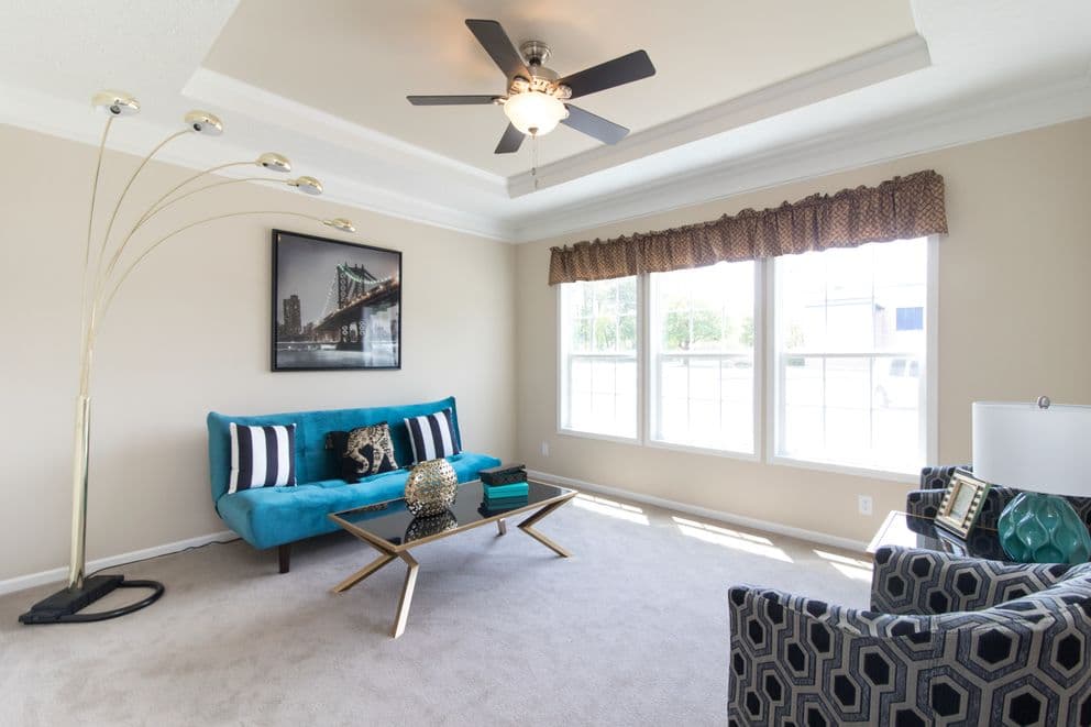 Sweet one mod interior home features