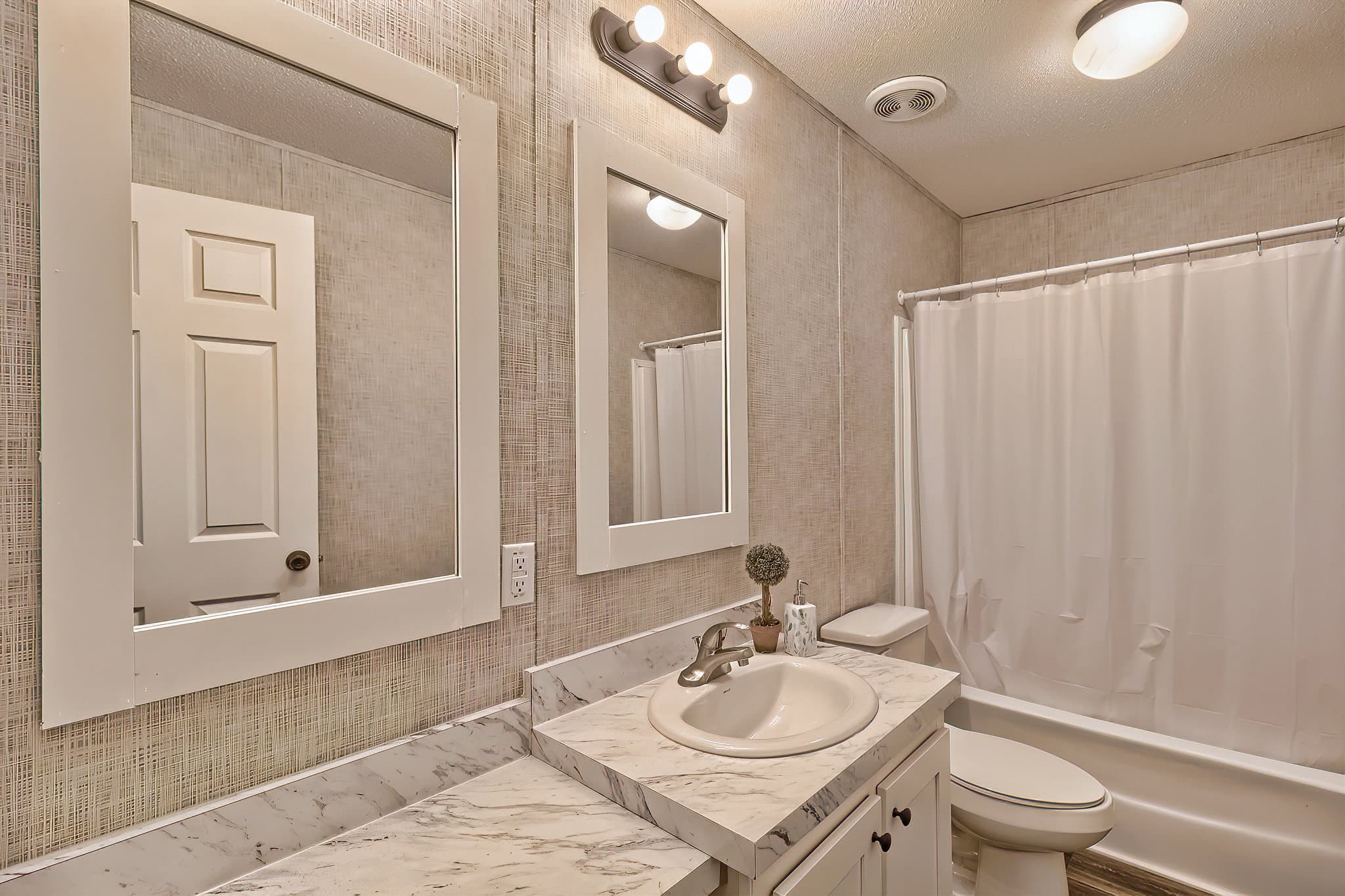 229 longspur ln bathroom home features