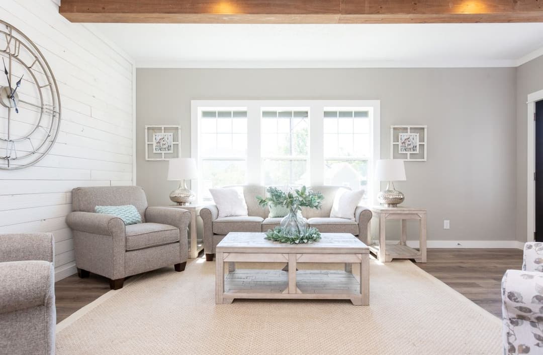 Southern belle hud interior home features