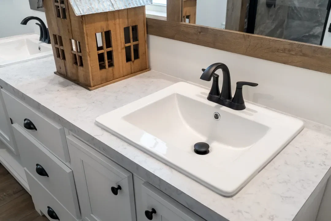 The lizzie bathroom home features