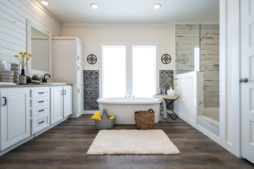 Southern belle hud bathroom home features