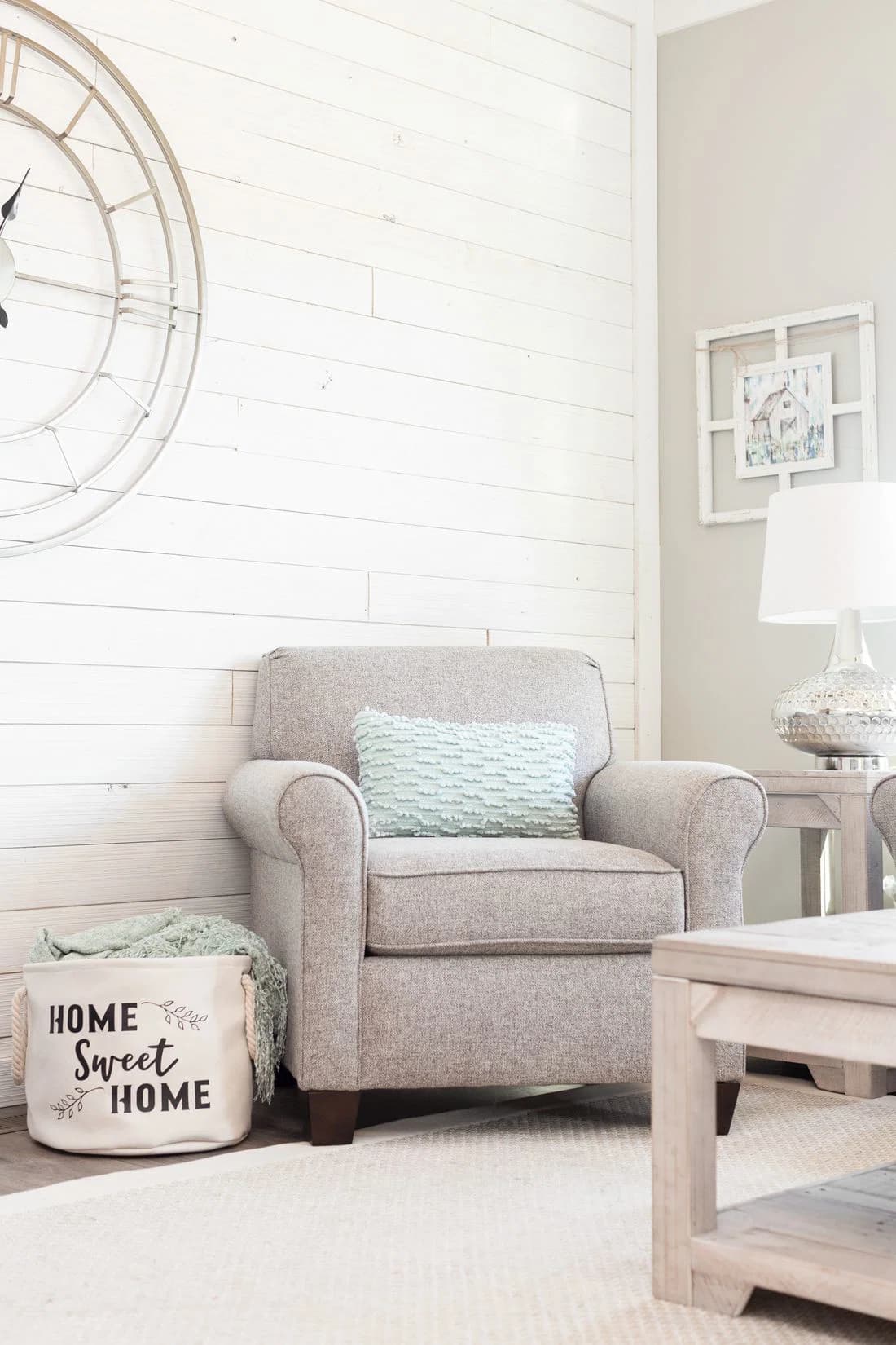 Southern belle hud interior home features