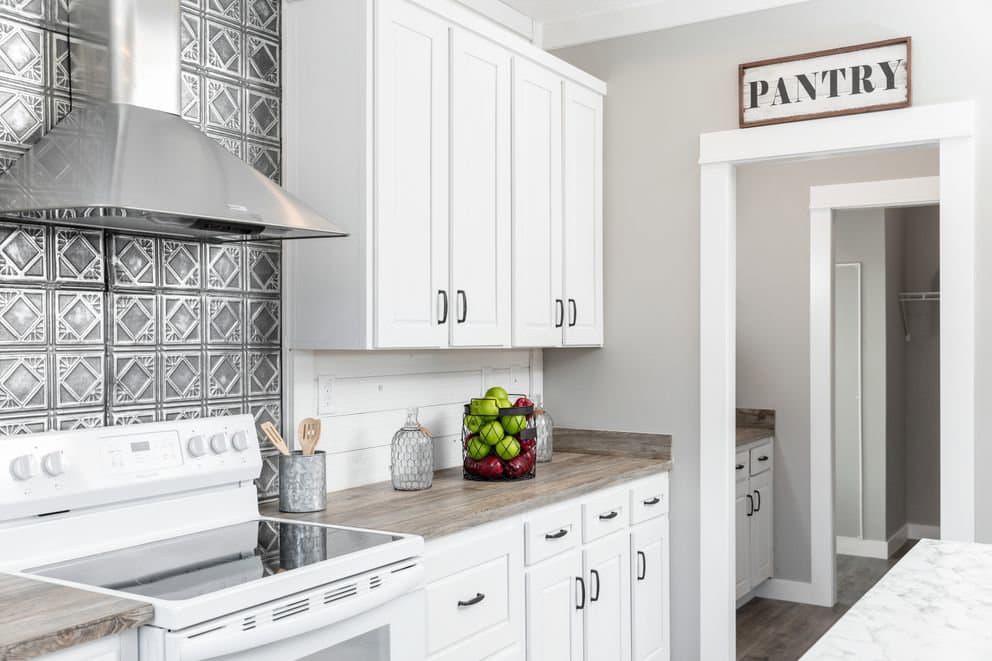 Southern belle 4br mod kitchen home features