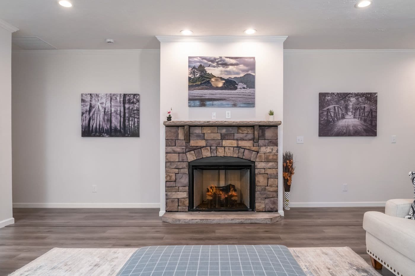 The raelyn mod interior home features