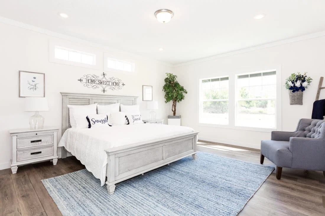 Southern belle hud bedroom home features