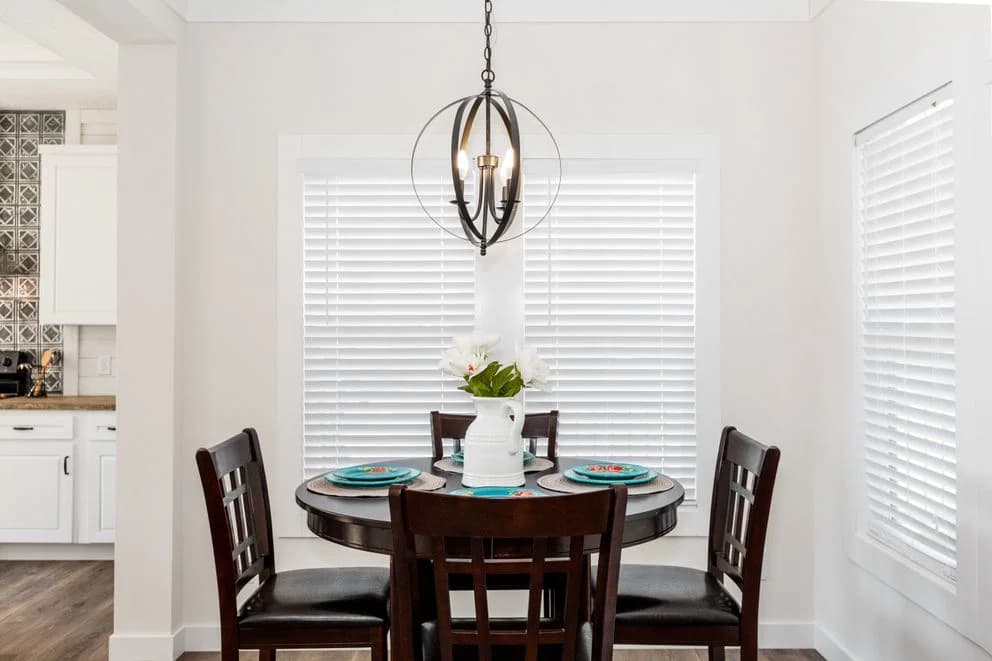 Southern comfort mod interior home features