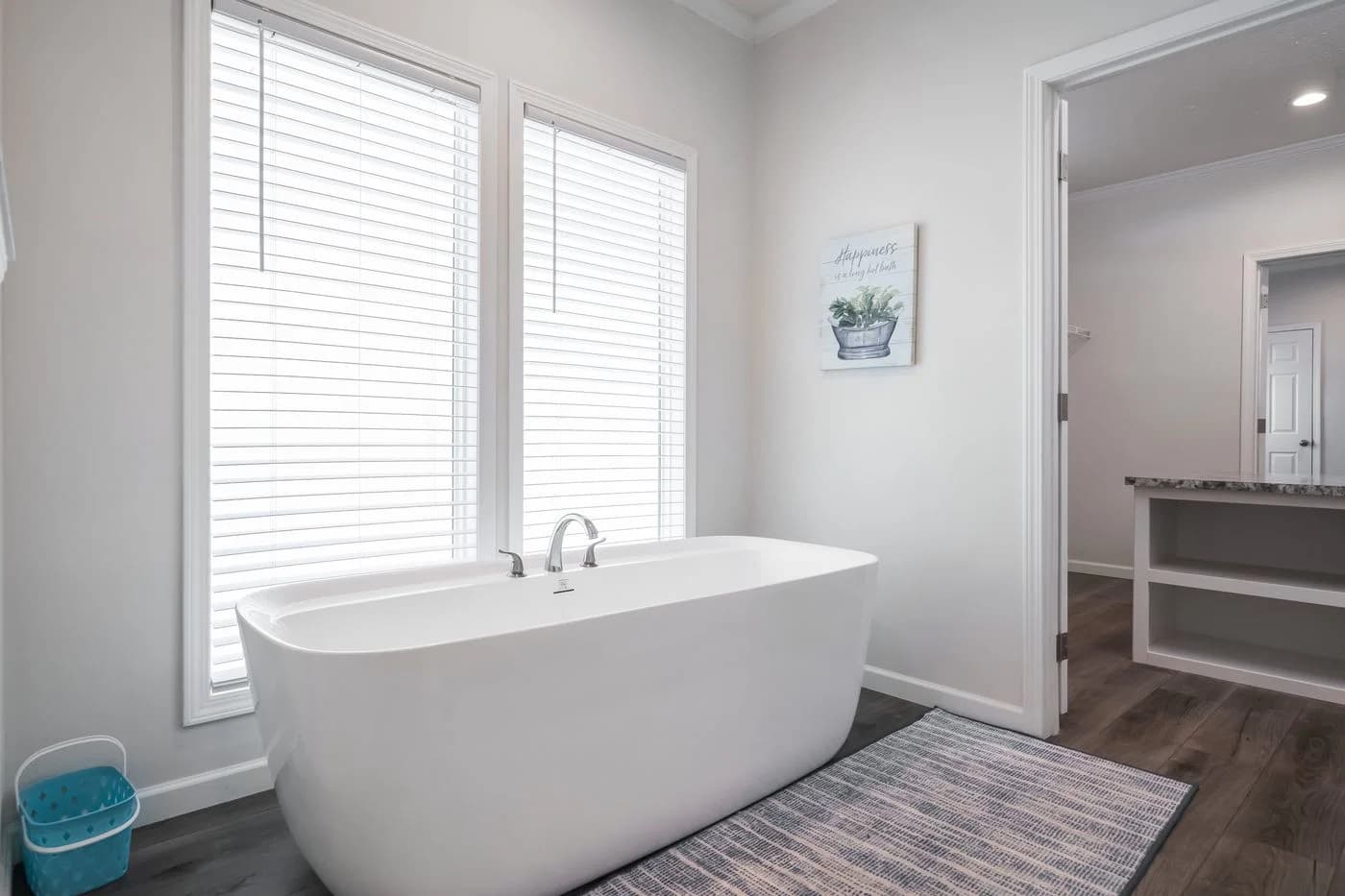 The raelyn hud bathroom home features