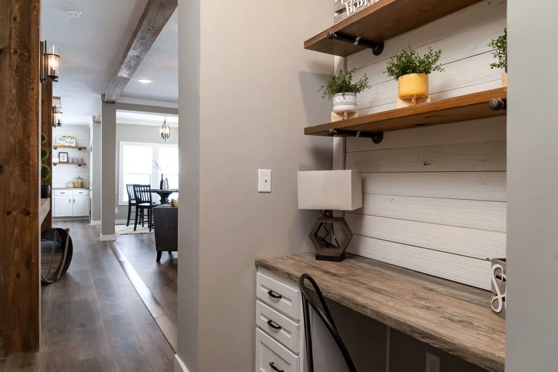 Southern belle hud interior home features