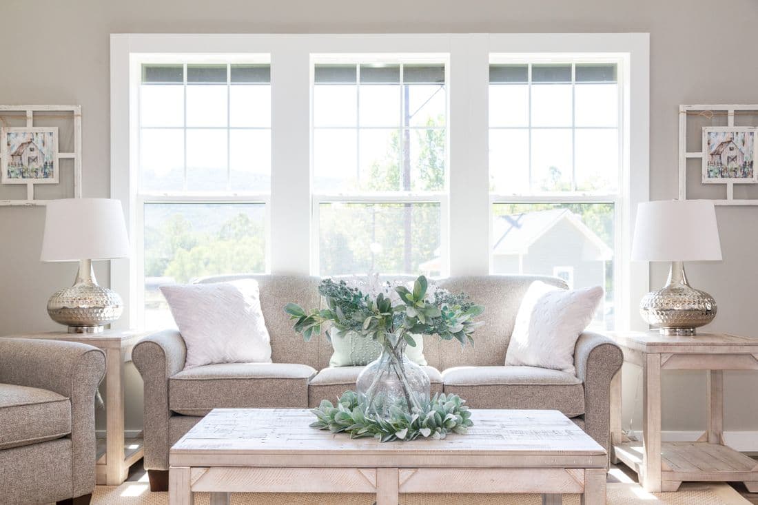 Southern belle hud interior home features