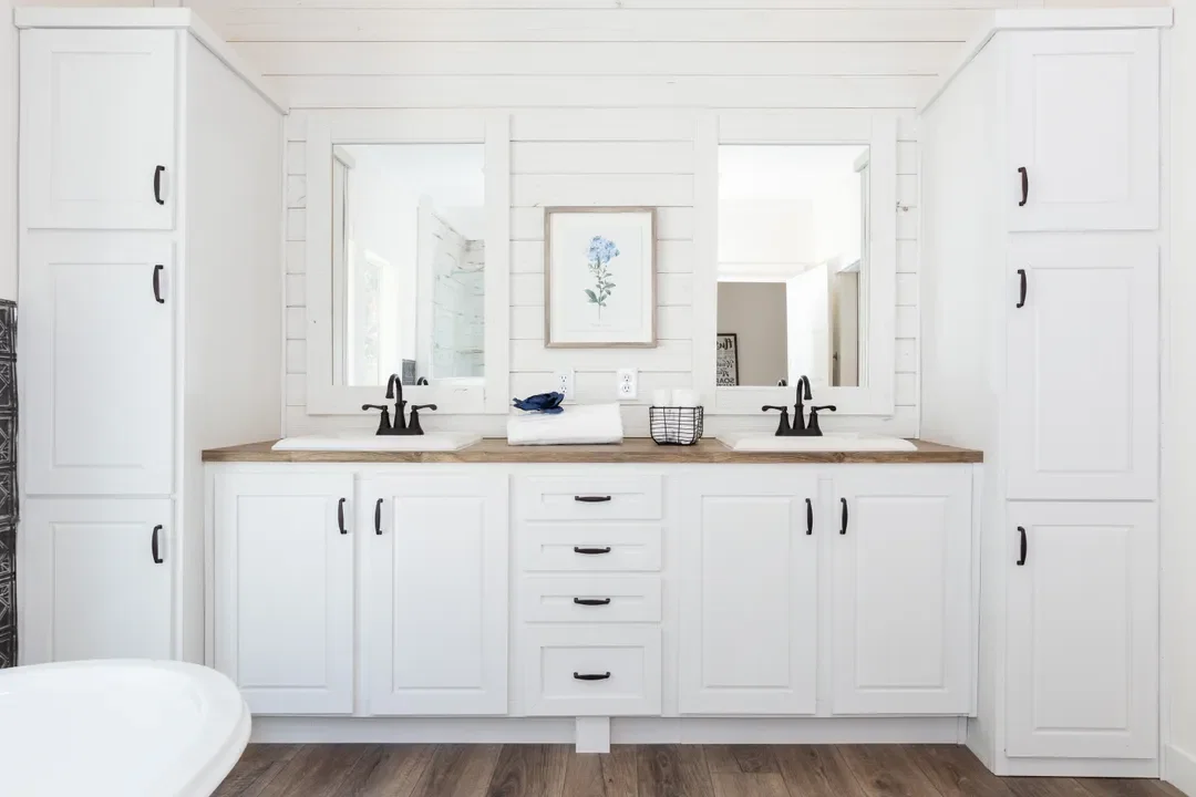 1434 carolina southern belle bathroom home features