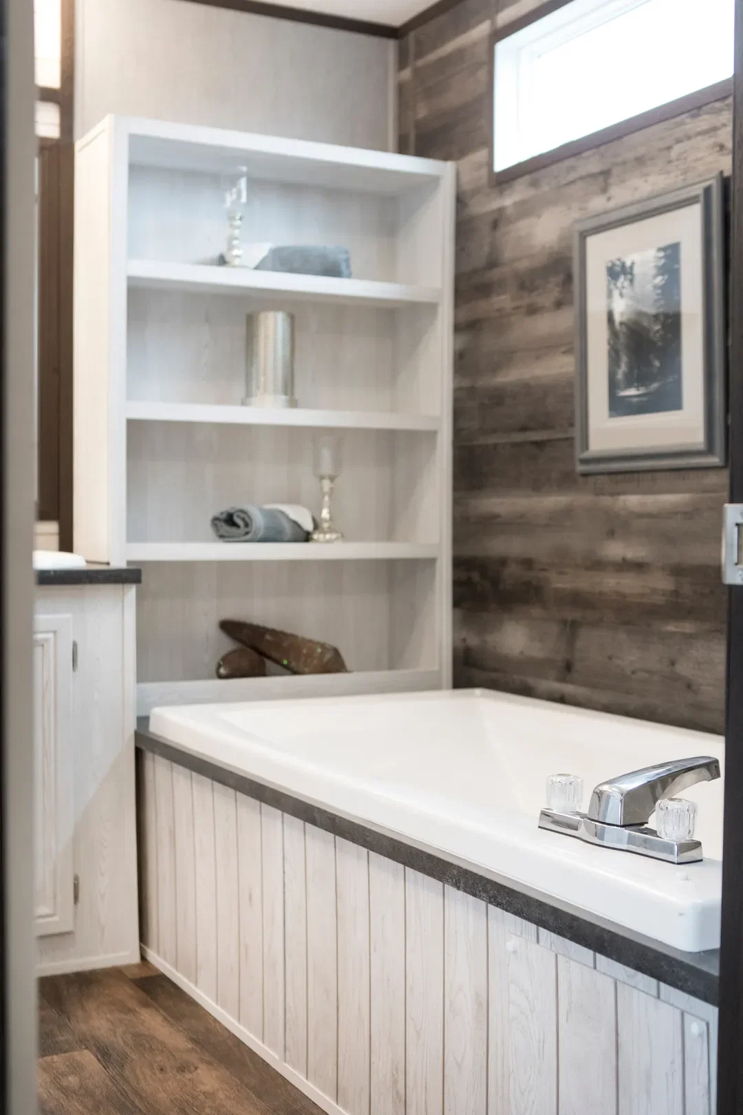 The seaside 2 bathroom home features