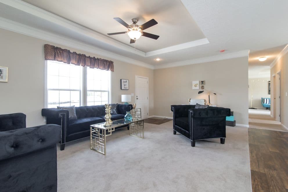 Sweet one mod interior home features