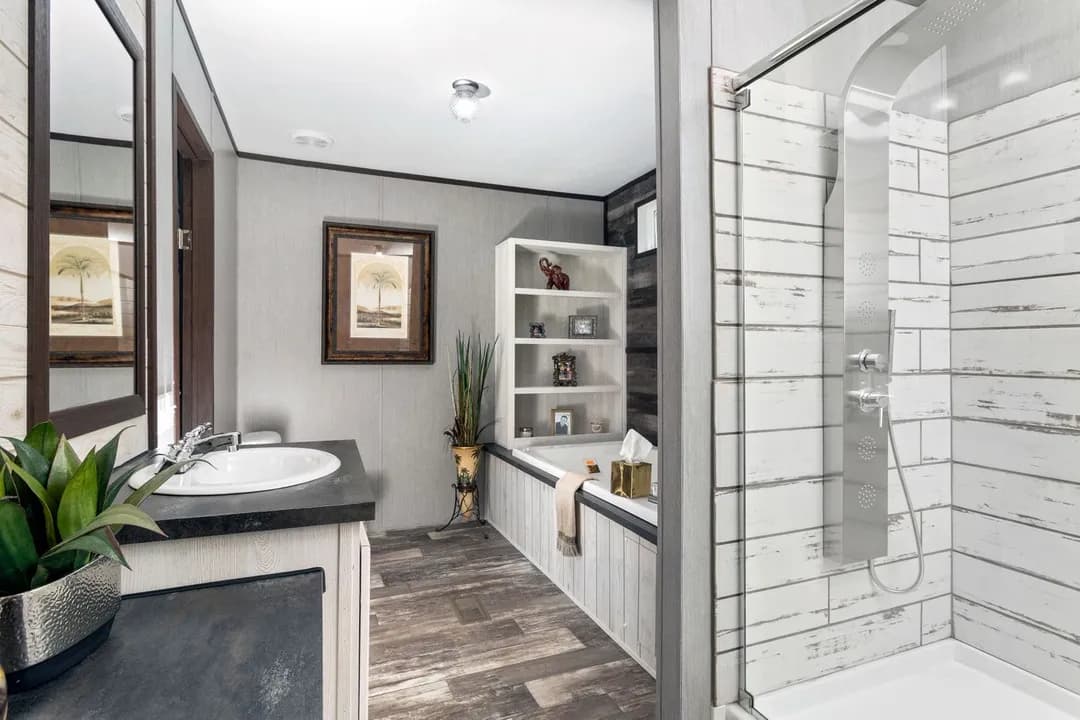 The seaside 2 bathroom home features