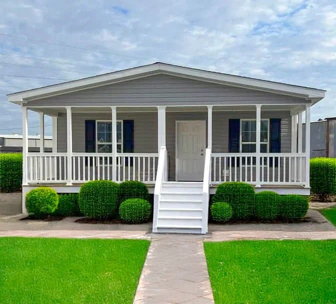 Lavonia hero, elevation, and exterior home features