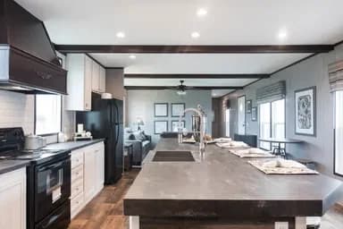 The seaside kitchen home features