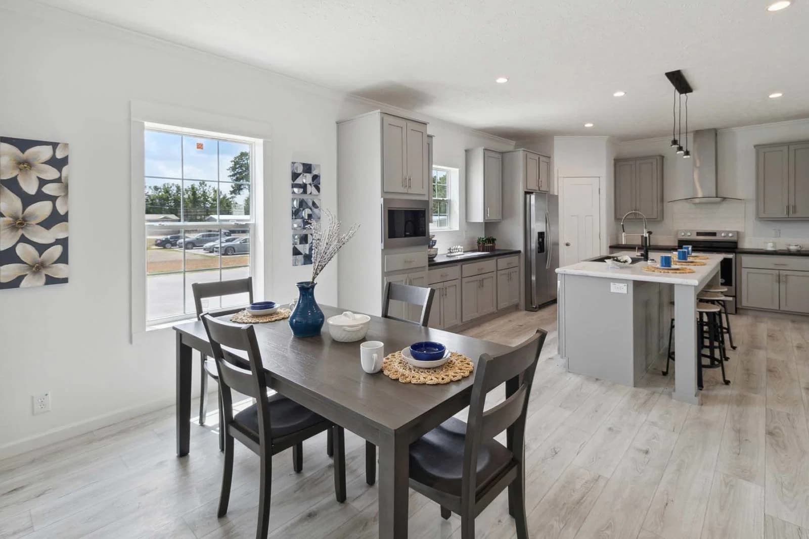 Ironclad 3276-21 interior home features