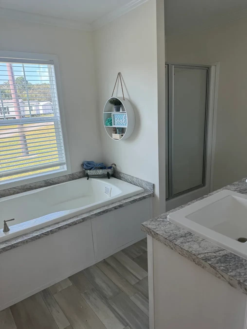 Cool breeze bathroom home features